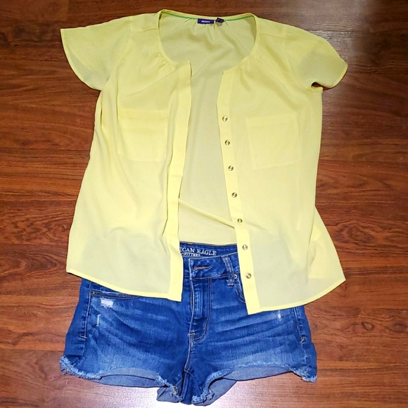 2/$25 Mexx yellow short sleeve blouse - Picture 2 of 3